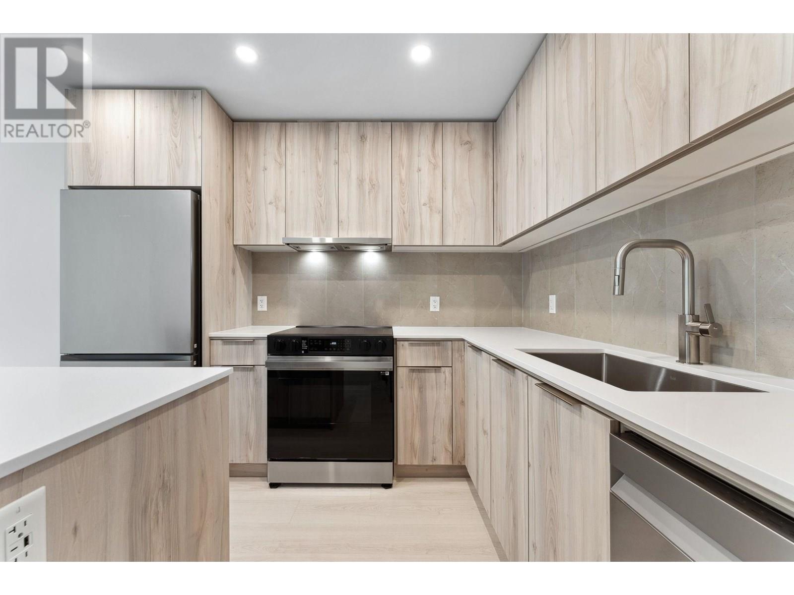 Photo 9 of 209 3594 Malsum Drive, North Vancouver BC