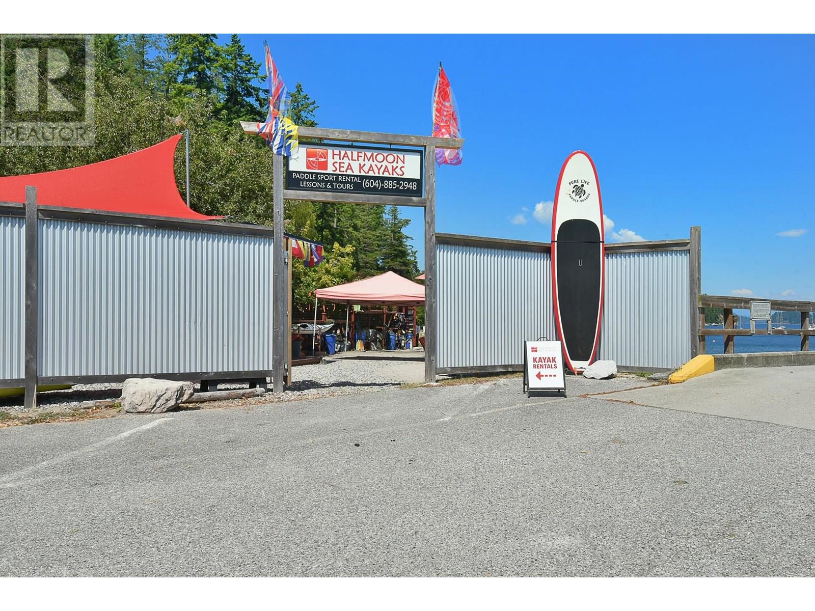 11 5761 WHARF AVENUE, Sechelt