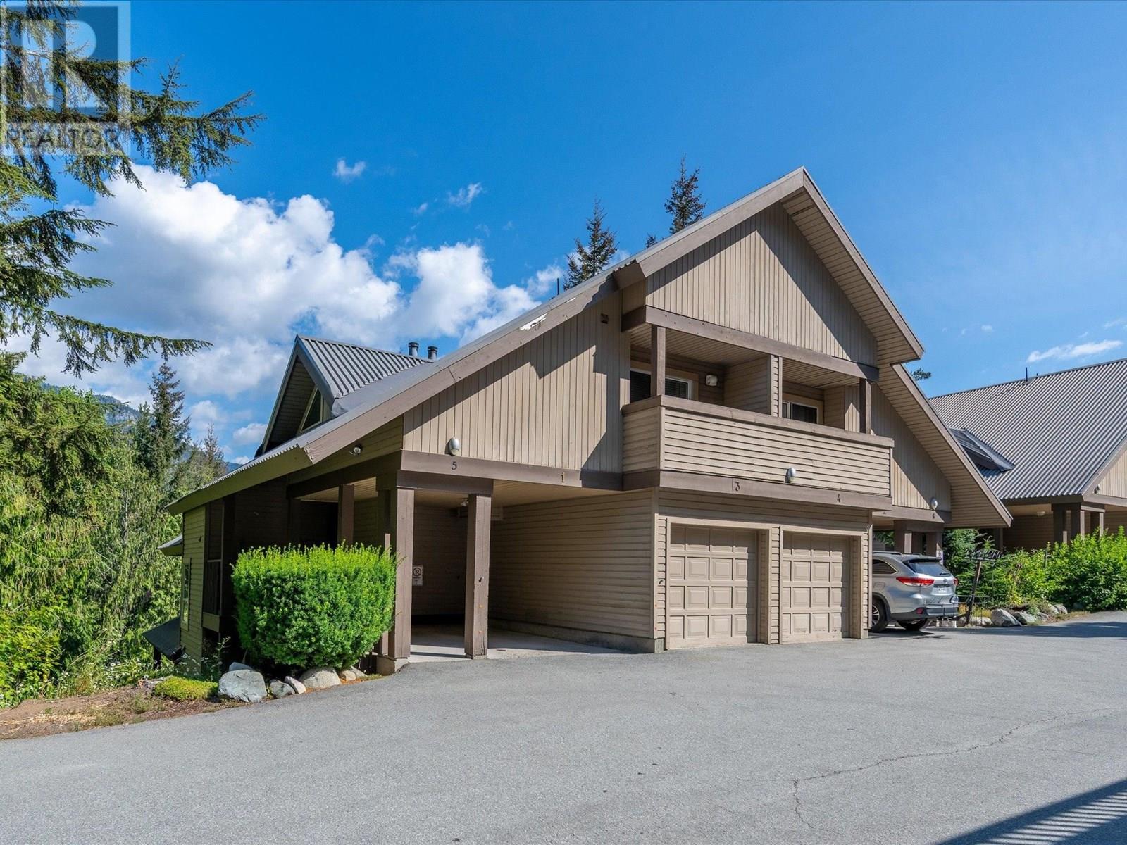 1 2240 GONDOLA WAY, Whistler