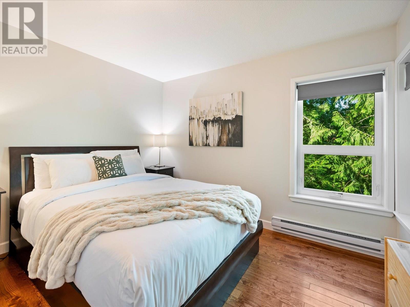 1 2240 GONDOLA WAY, Whistler