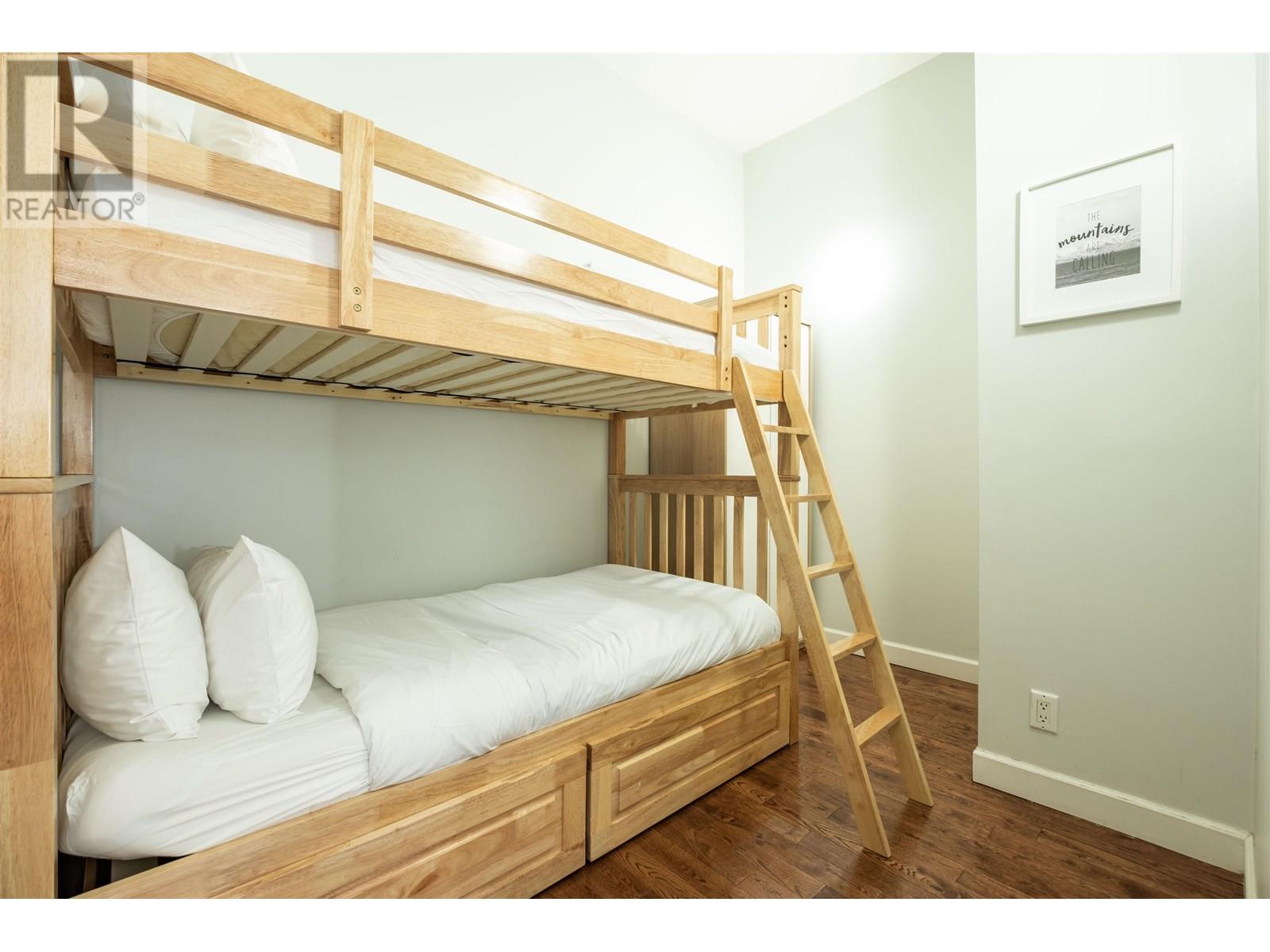 1 2240 GONDOLA WAY, Whistler