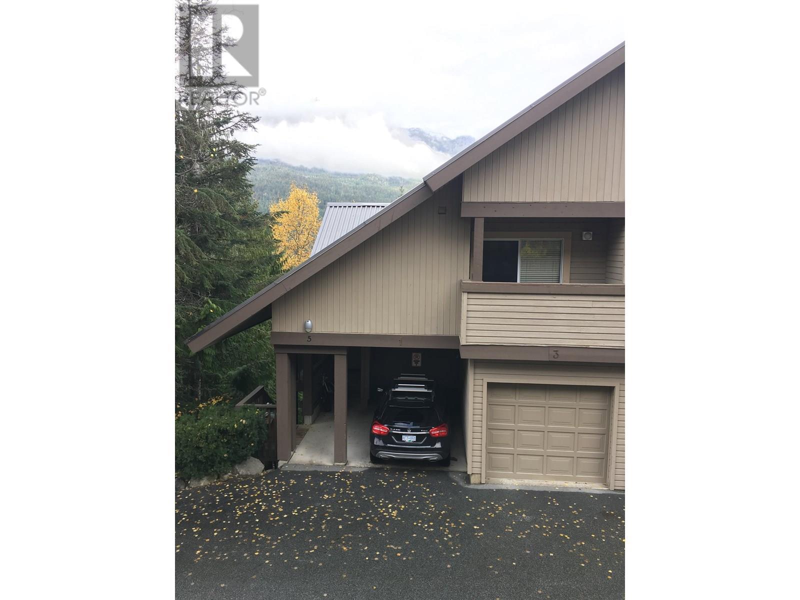 1 2240 GONDOLA WAY, Whistler