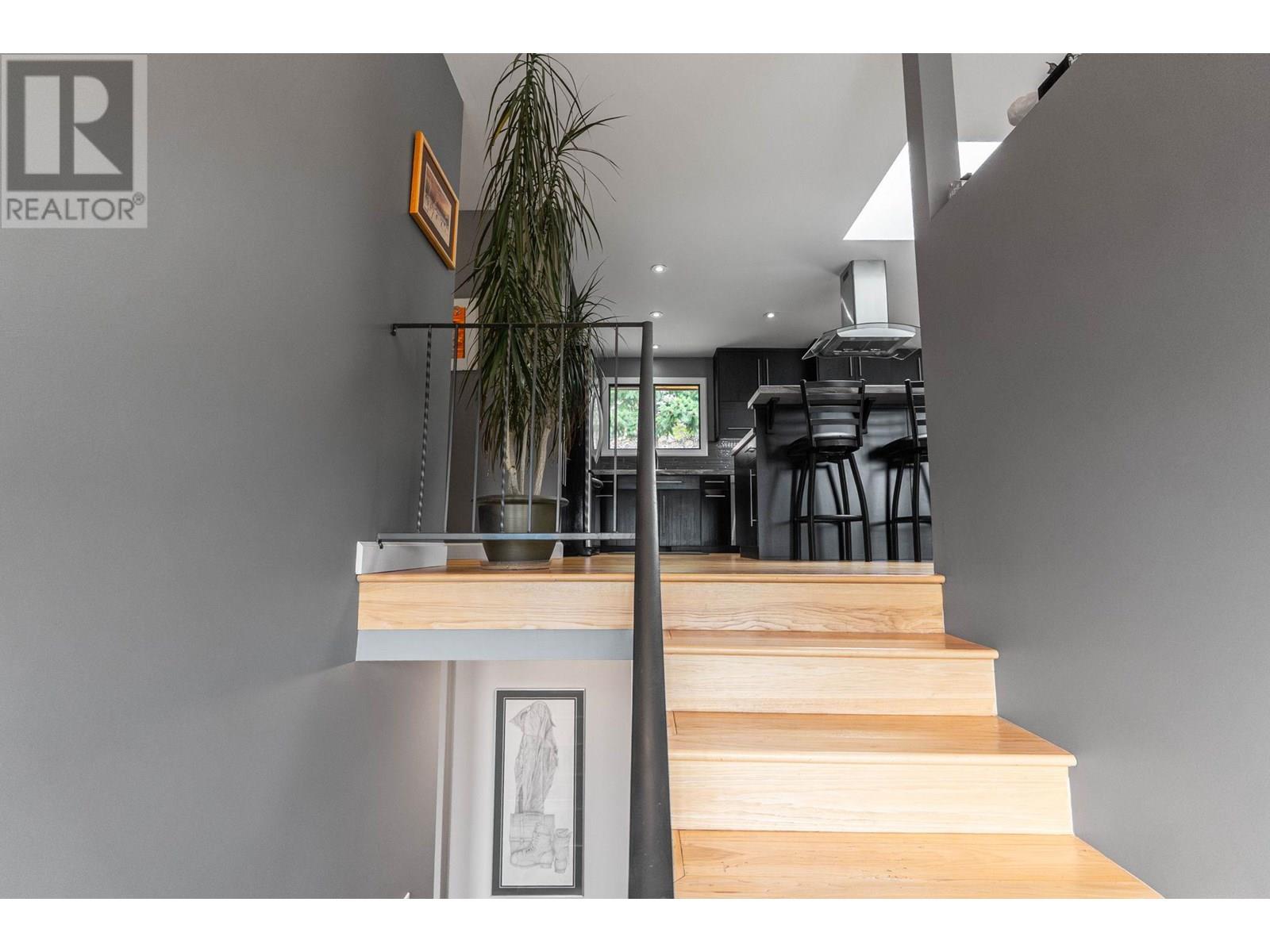  4206 4th Avenue, Peachland