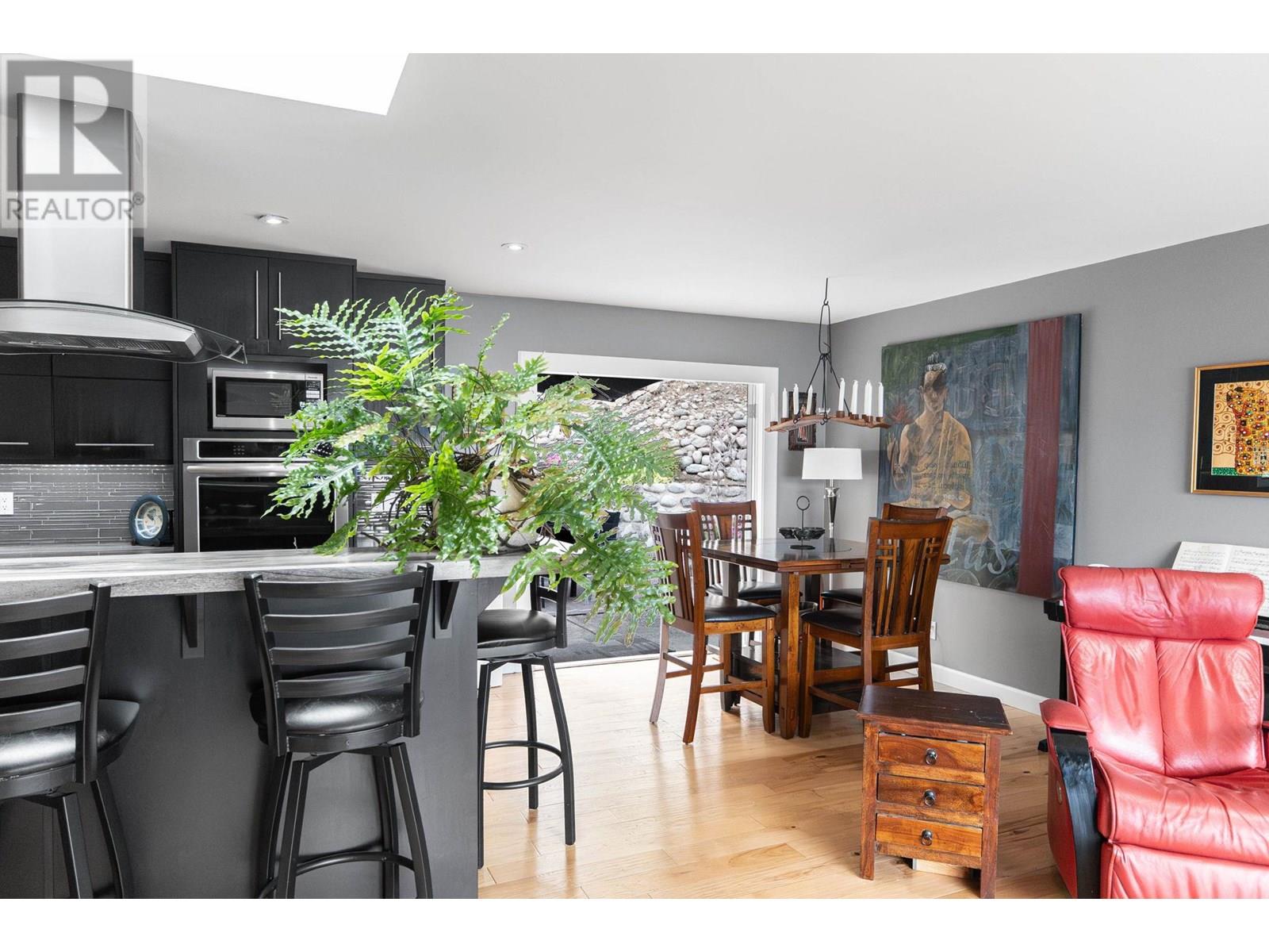  4206 4th Avenue, Peachland