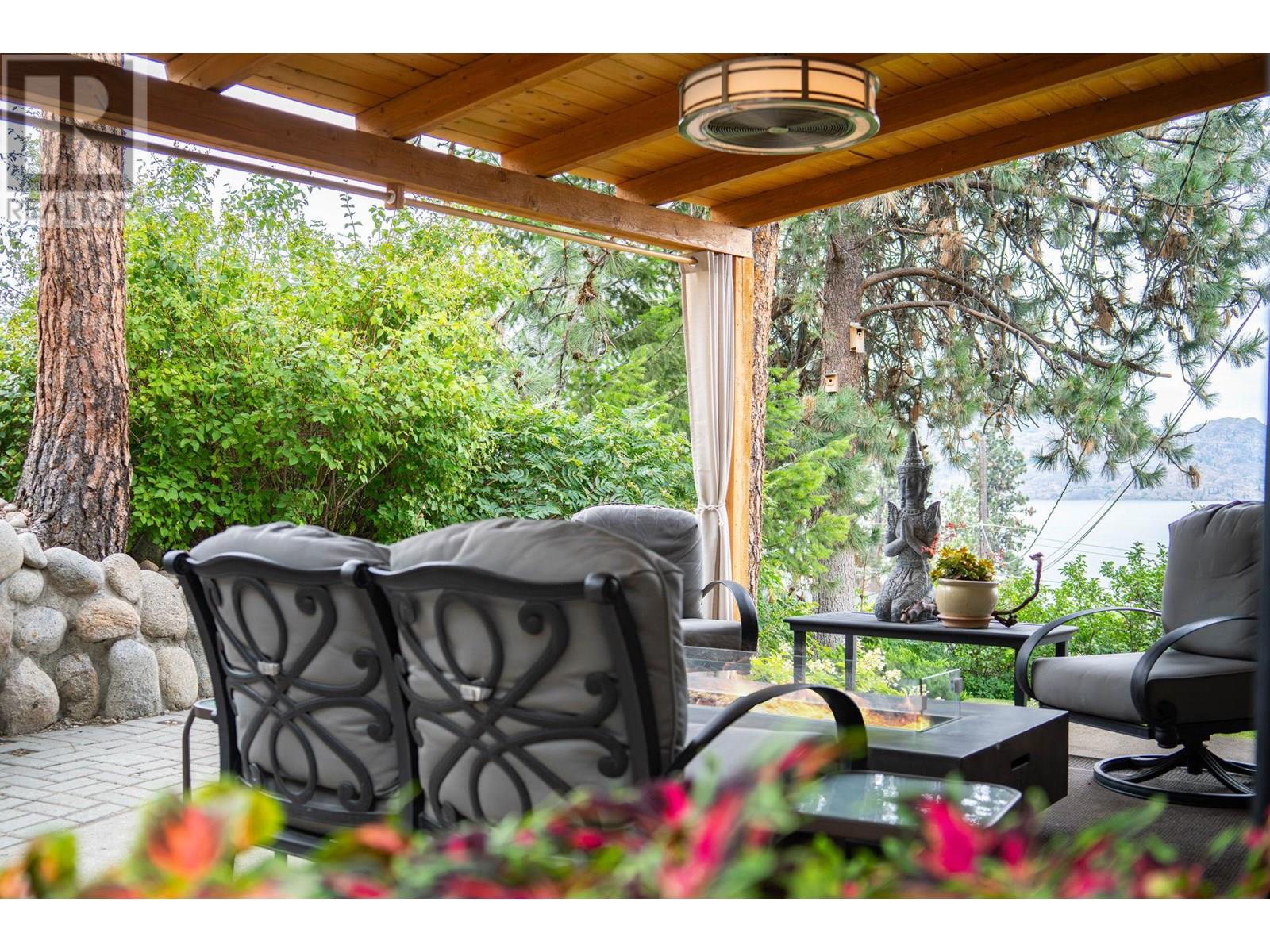  4206 4th Avenue, Peachland