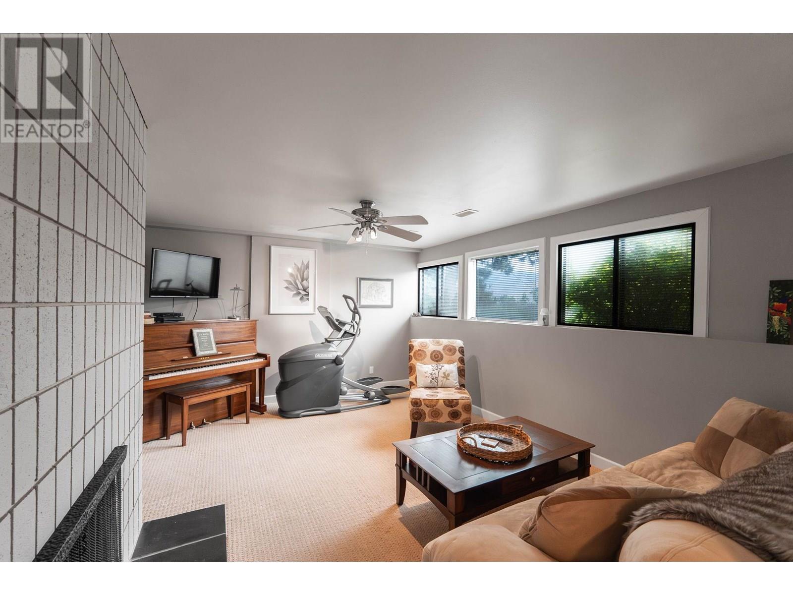  4206 4th Avenue, Peachland