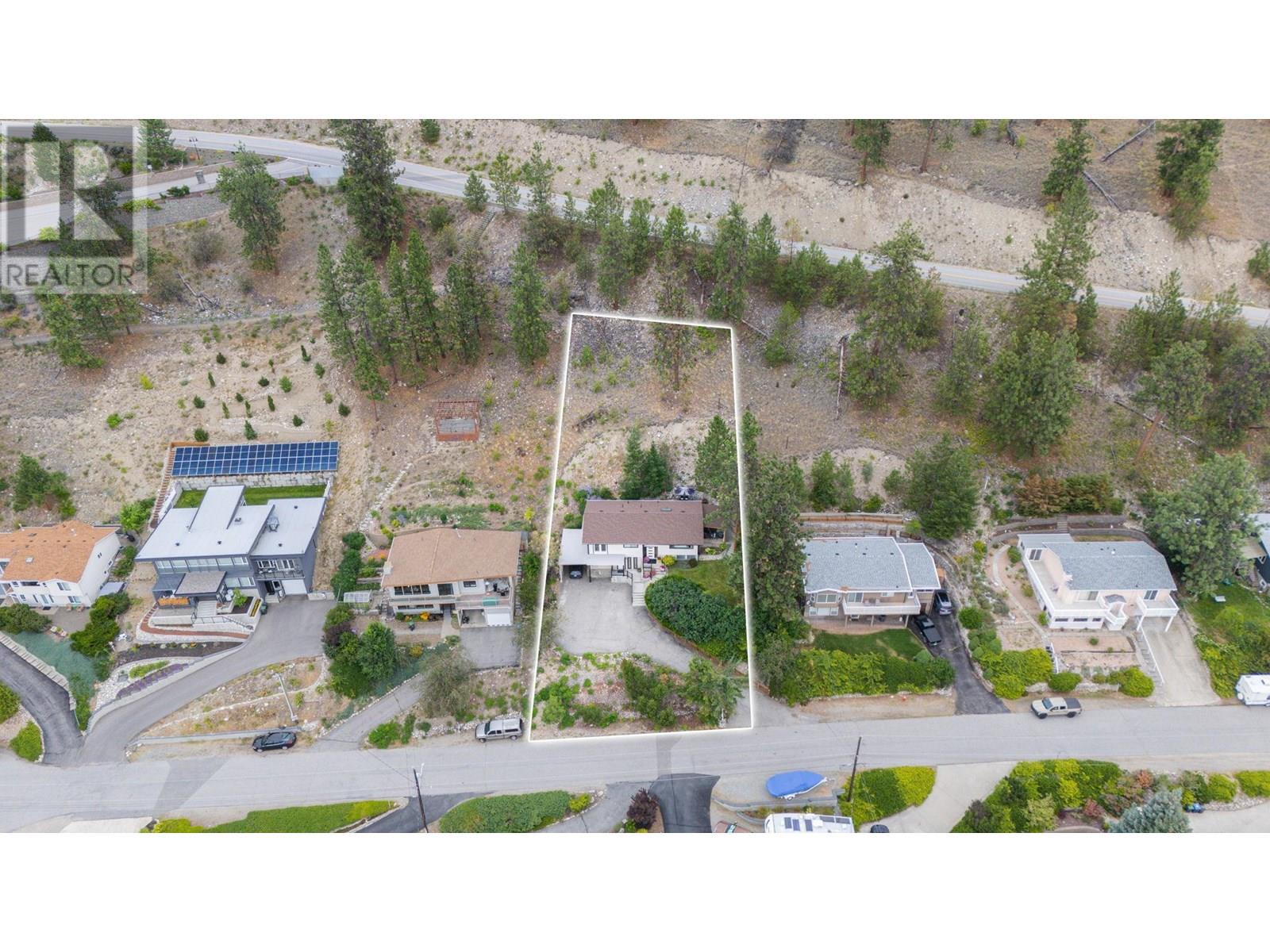  4206 4th Avenue, Peachland