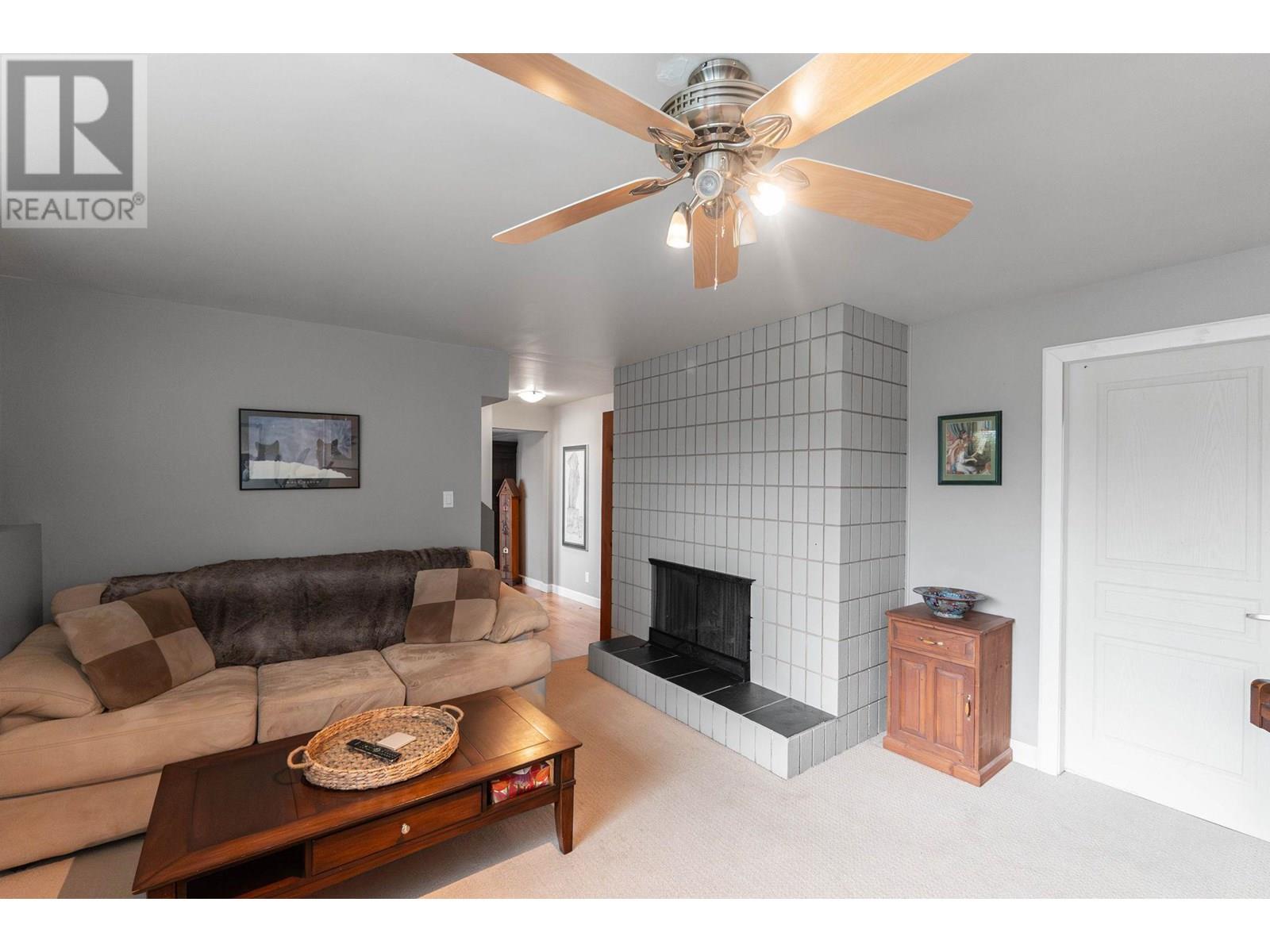  4206 4th Avenue, Peachland