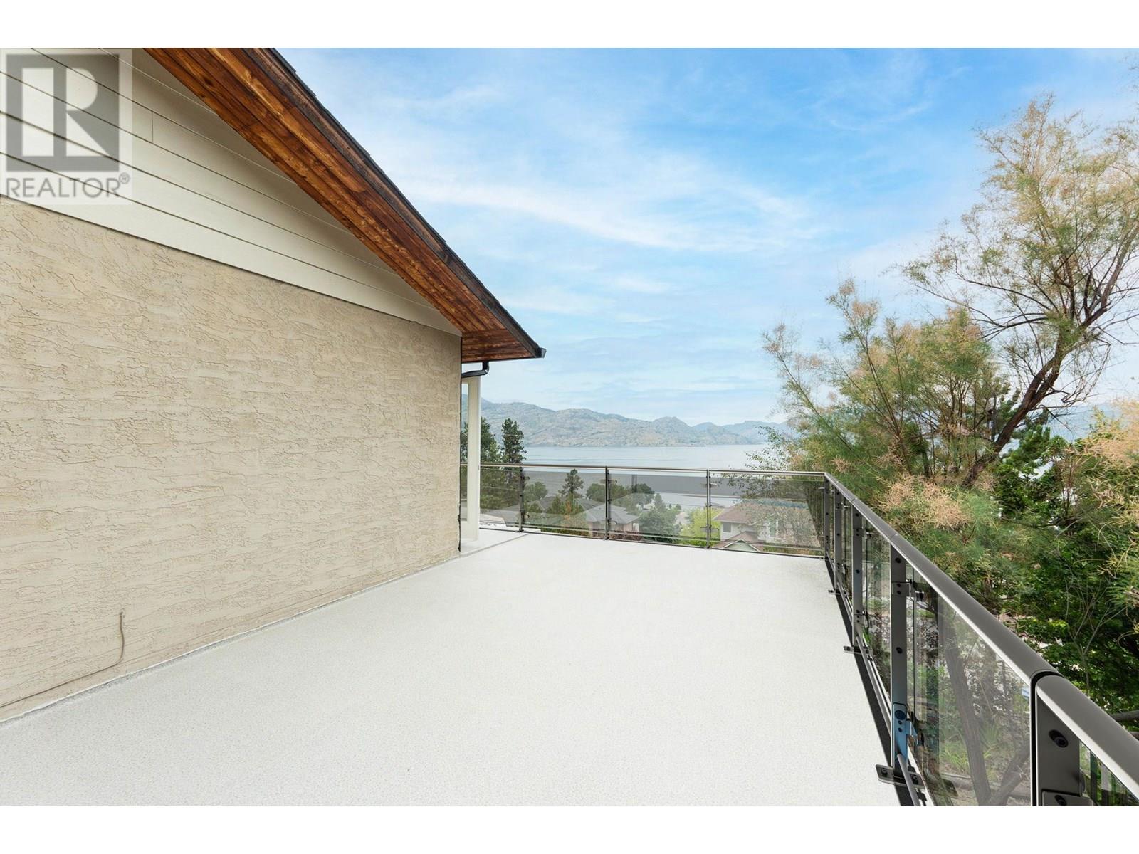  4206 4th Avenue, Peachland