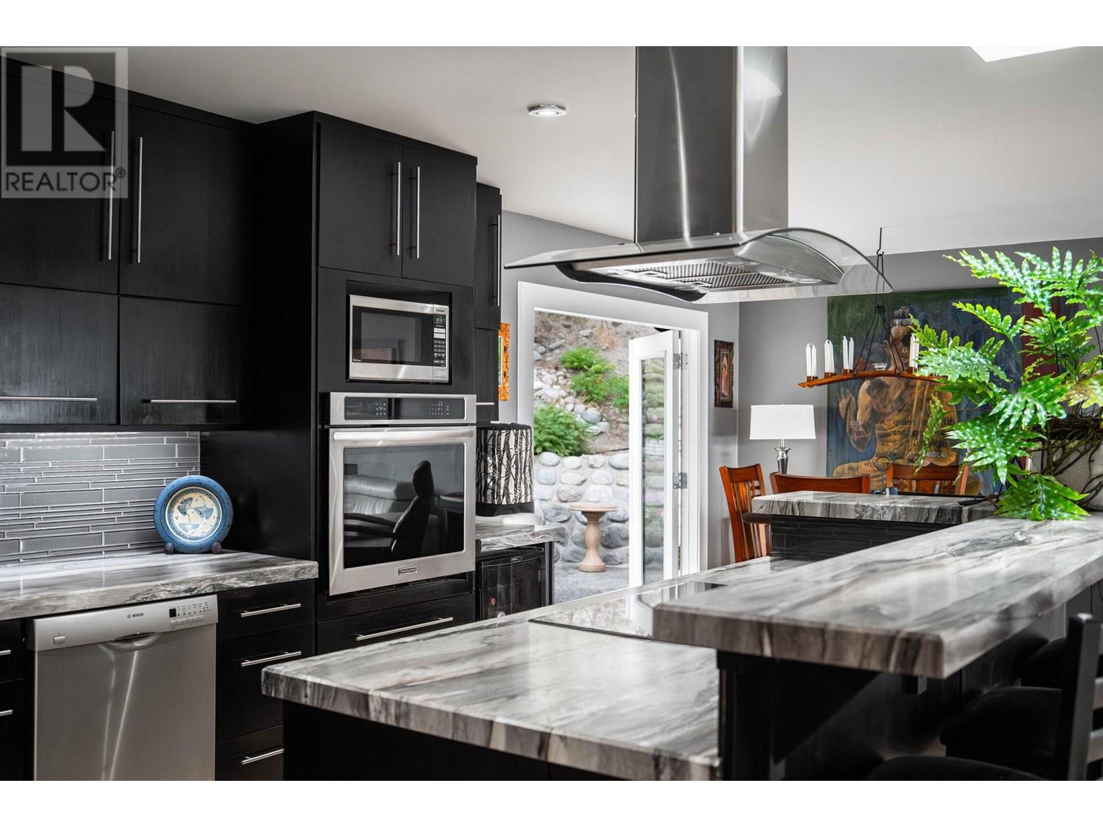  4206 4th Avenue, Peachland