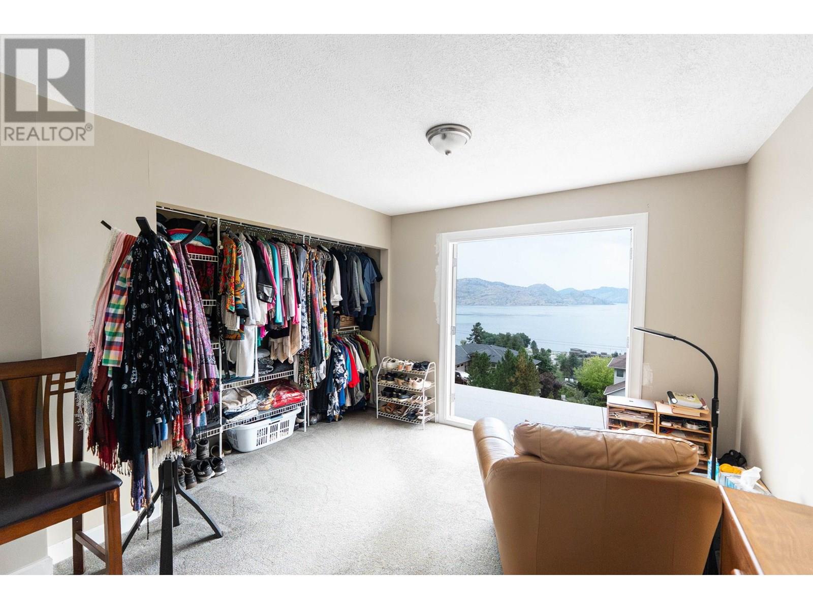  4206 4th Avenue, Peachland