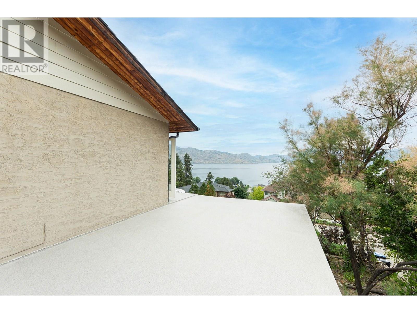  4206 4th Avenue, Peachland