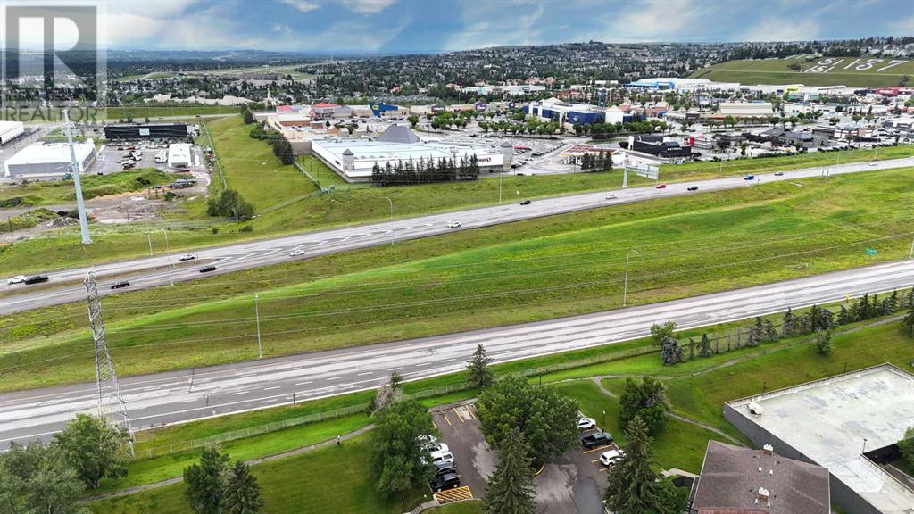 111, 25 Glamis Green SW, Calgary, Alberta