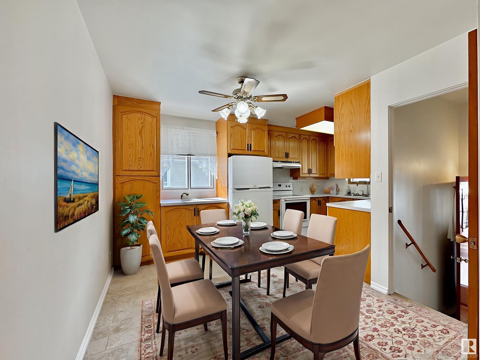 Photo 3 of 5908 94 B Av Nw, Edmonton AB