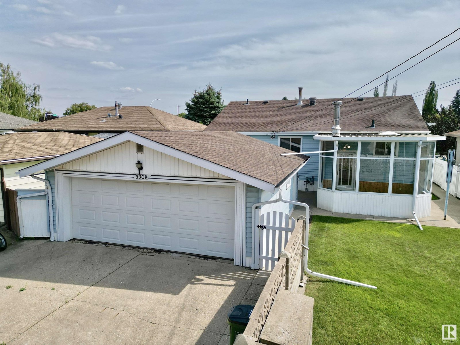 Photo 21 of 5908 94 B Av Nw, Edmonton AB