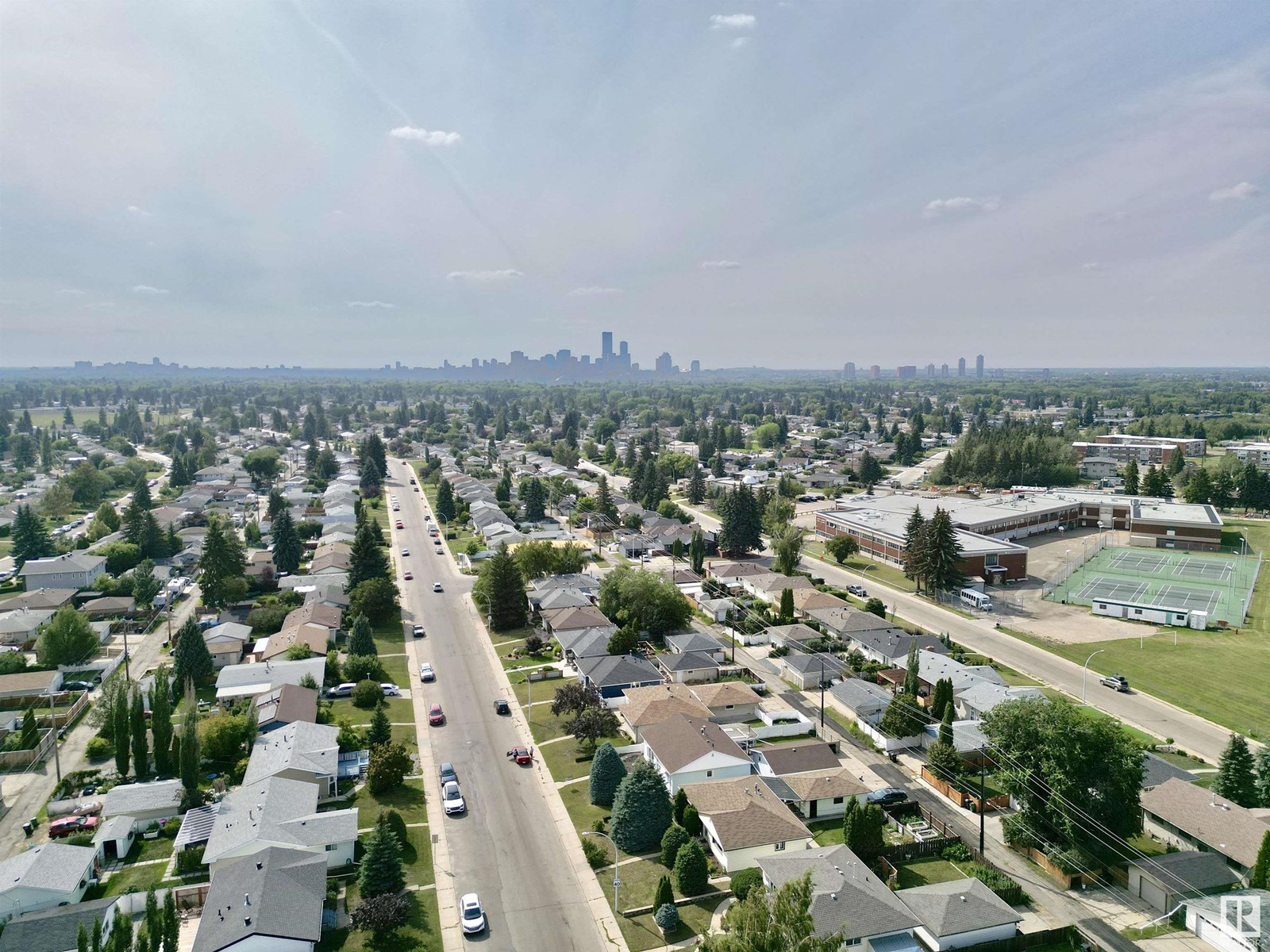 Photo 25 of 5908 94 B Av Nw, Edmonton AB