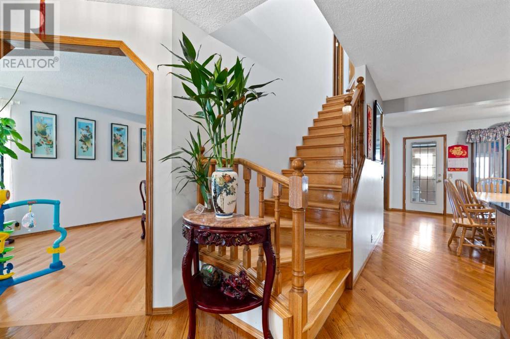 Single Family House for Sale in  California Boulevard NE Monterey Park Calgary 