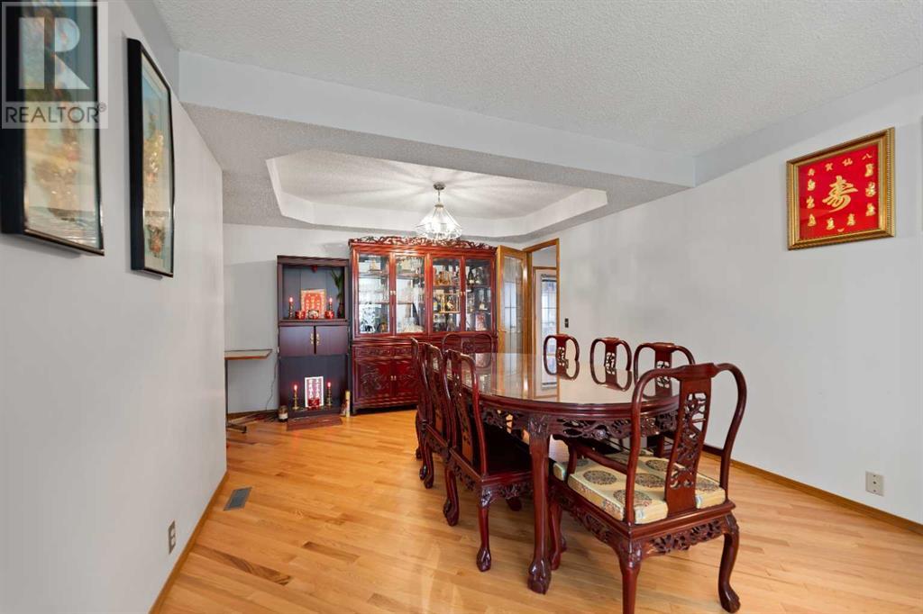 Single Family House for Sale in  California Boulevard NE Monterey Park Calgary 
