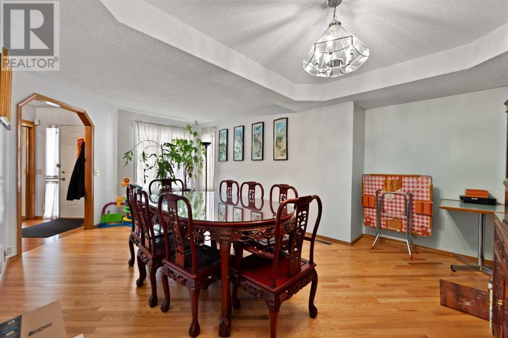 Single Family House for Sale in  California Boulevard NE Monterey Park Calgary 