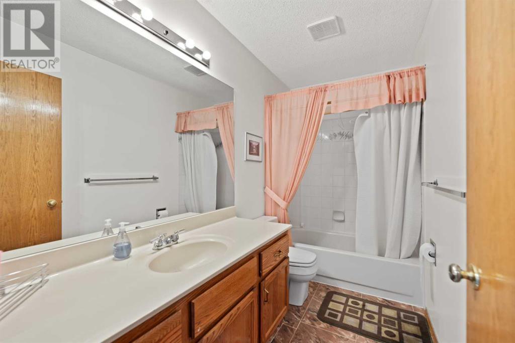 Single Family House for Sale in  California Boulevard NE Monterey Park Calgary 
