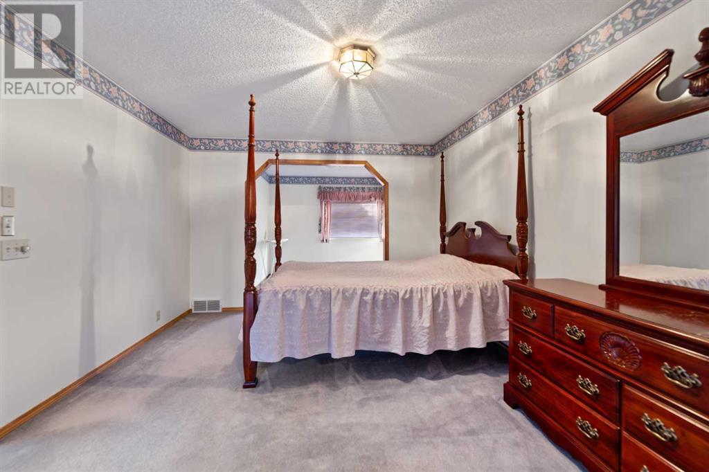 Single Family House for Sale in  California Boulevard NE Monterey Park Calgary 