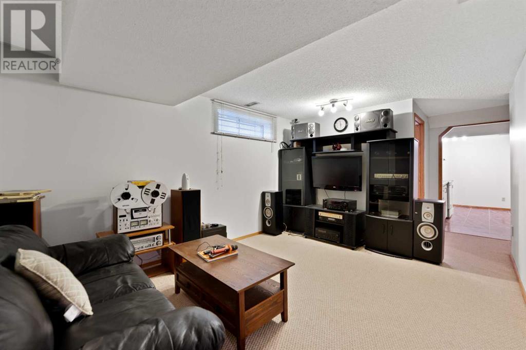 Single Family House for Sale in  California Boulevard NE Monterey Park Calgary 