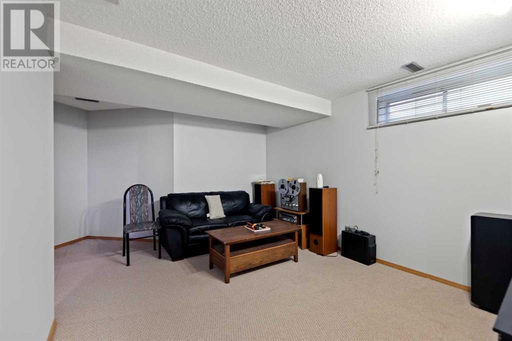 Single Family House for Sale in  California Boulevard NE Monterey Park Calgary 