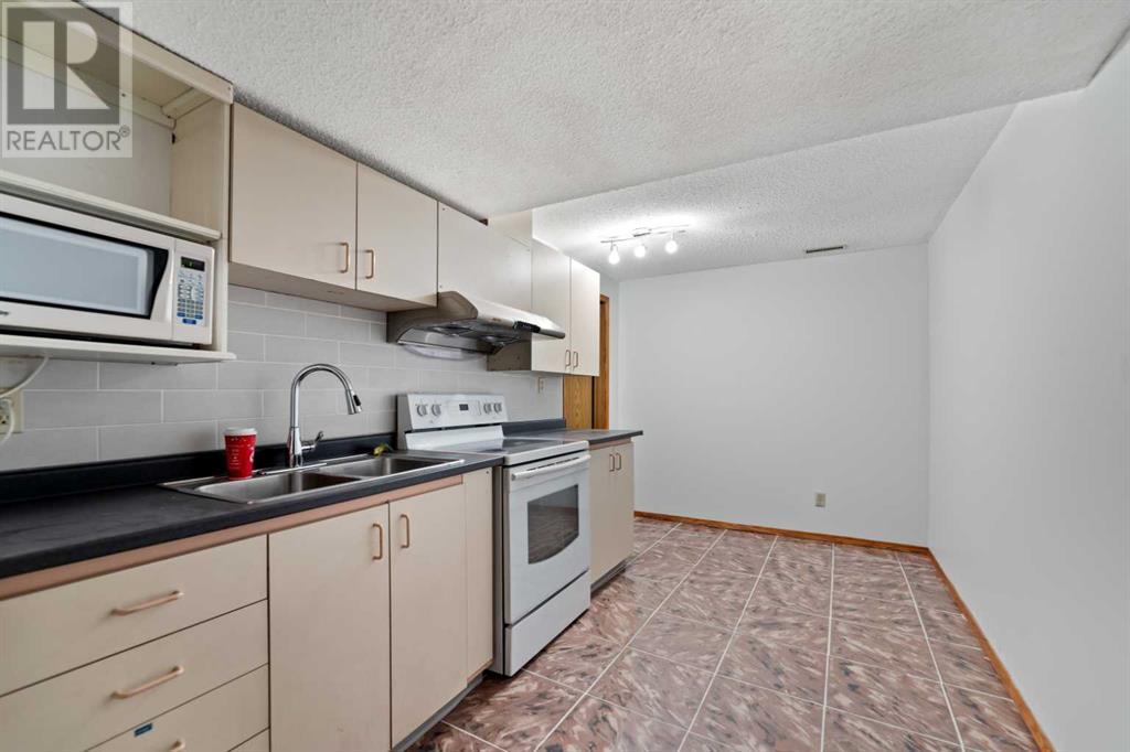 Single Family House for Sale in  California Boulevard NE Monterey Park Calgary 