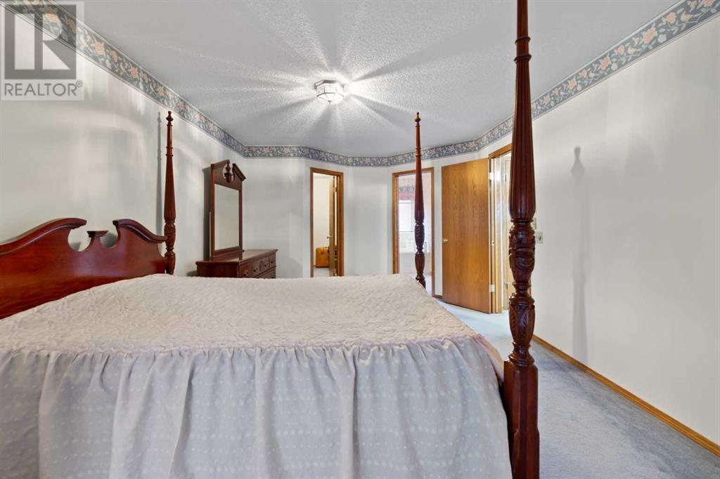 Single Family House for Sale in  California Boulevard NE Monterey Park Calgary 