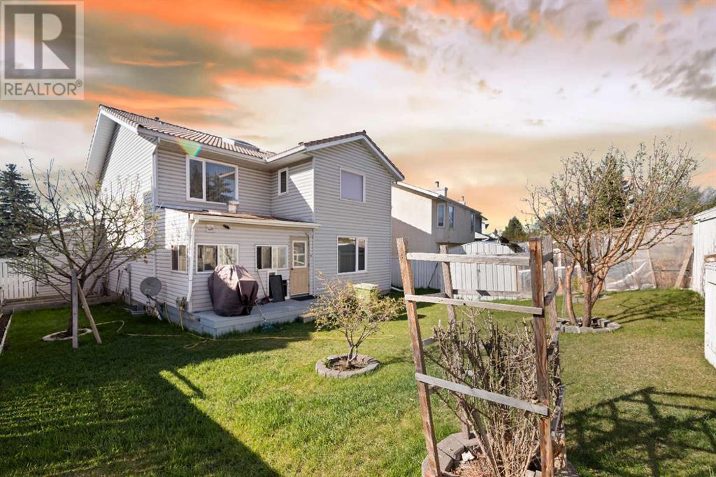 Single Family House for Sale in  California Boulevard NE Monterey Park Calgary 