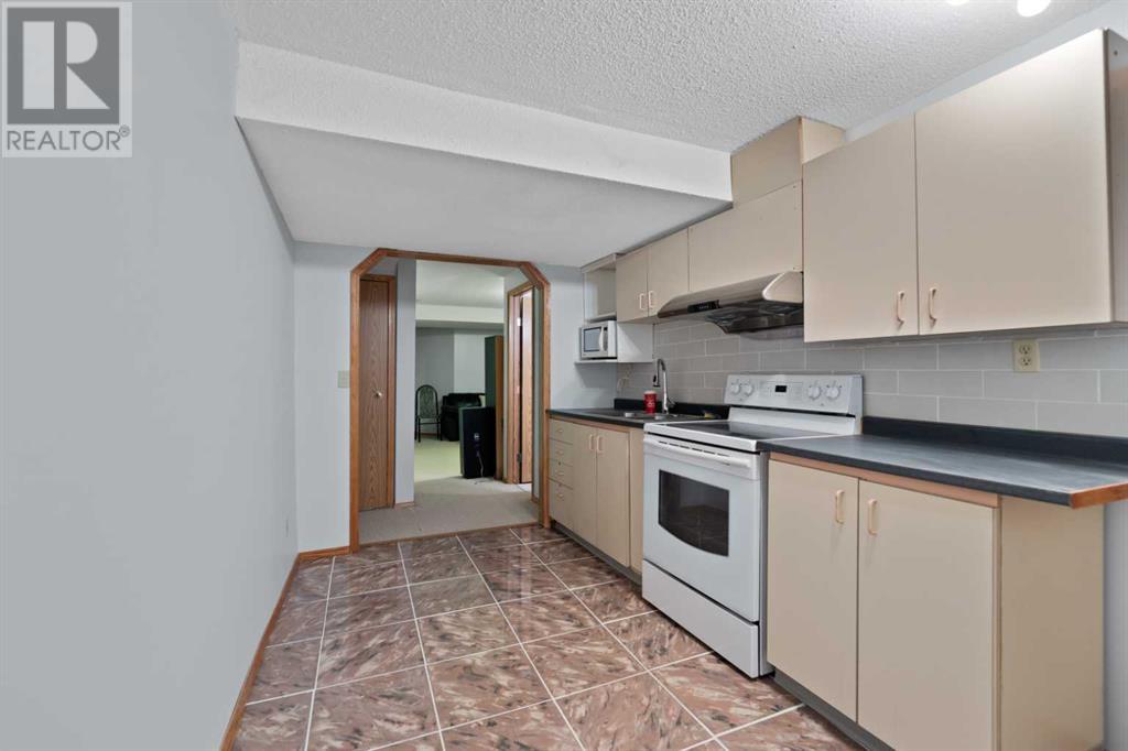 Single Family House for Sale in  California Boulevard NE Monterey Park Calgary 