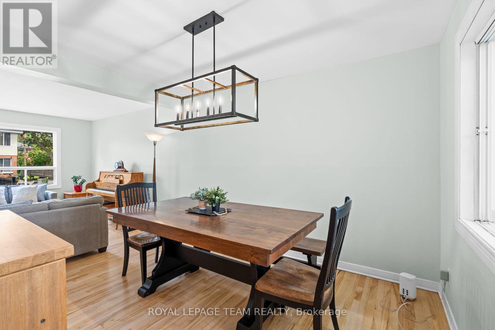 Photo 17 of 334 Queen Mary Street, Ottawa ON