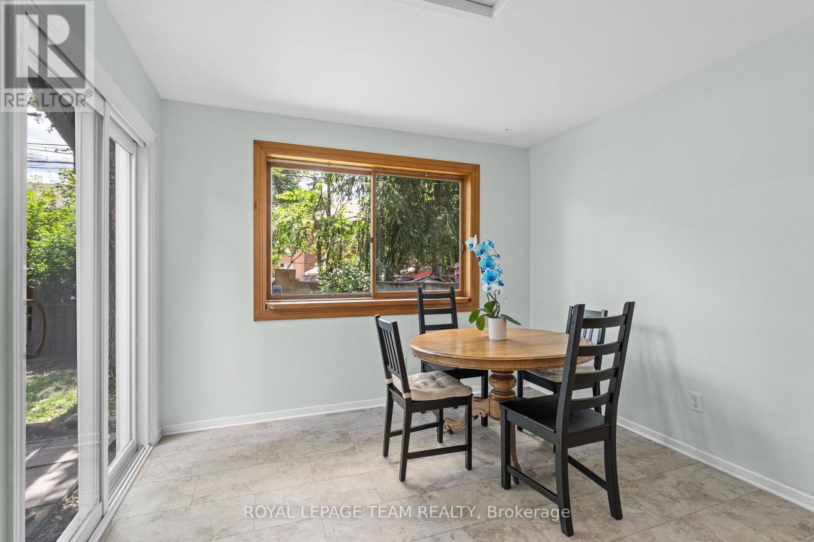 Photo 23 of 334 Queen Mary Street, Ottawa ON