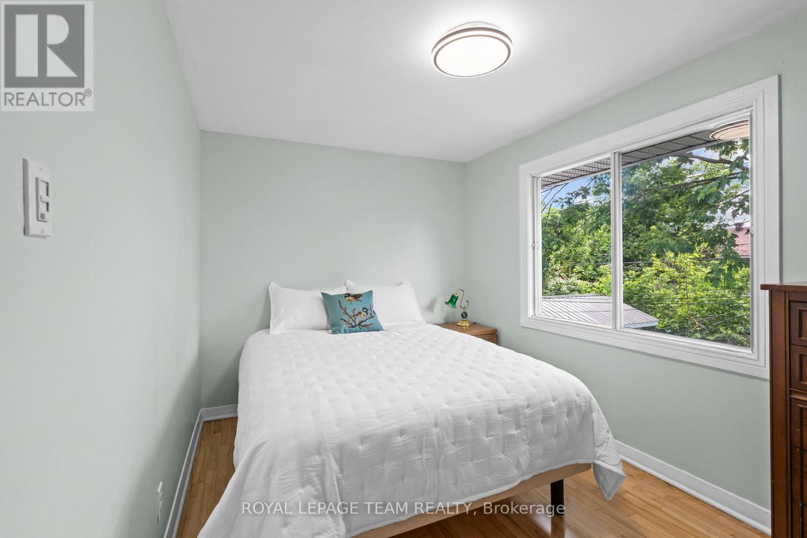 Photo 20 of 334 Queen Mary Street, Ottawa ON