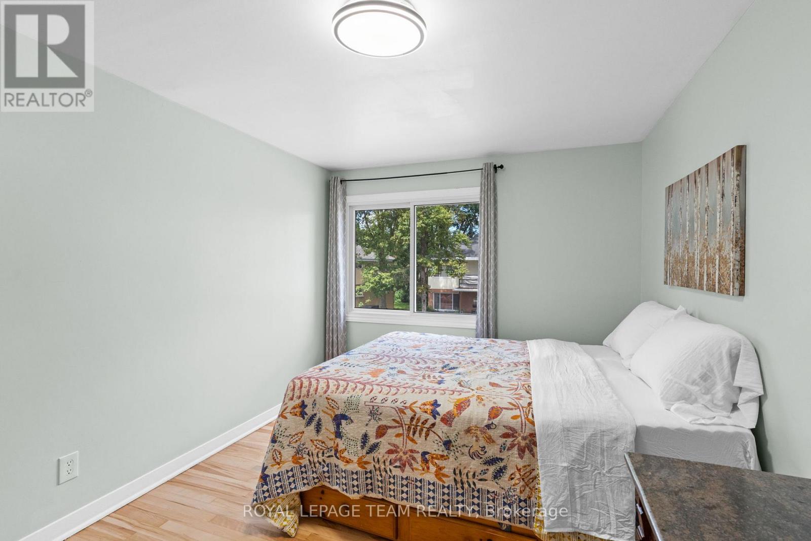 Photo 21 of 334 Queen Mary Street, Ottawa ON
