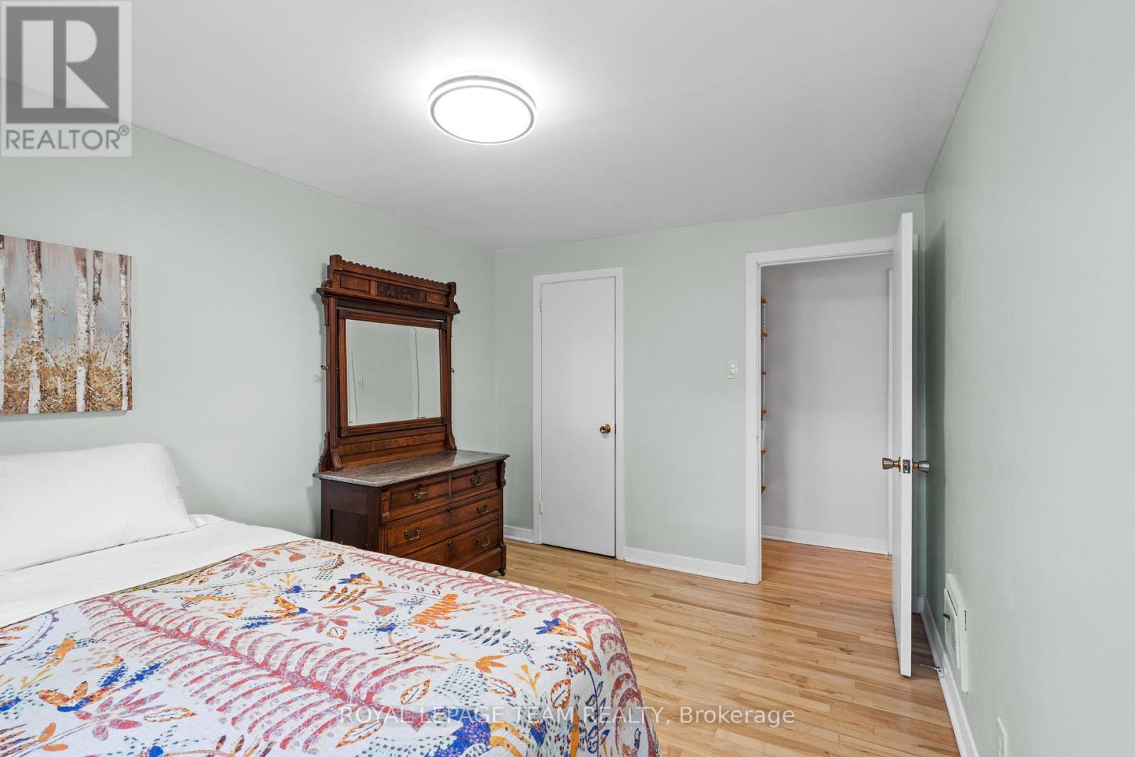 Photo 26 of 334 Queen Mary Street, Ottawa ON