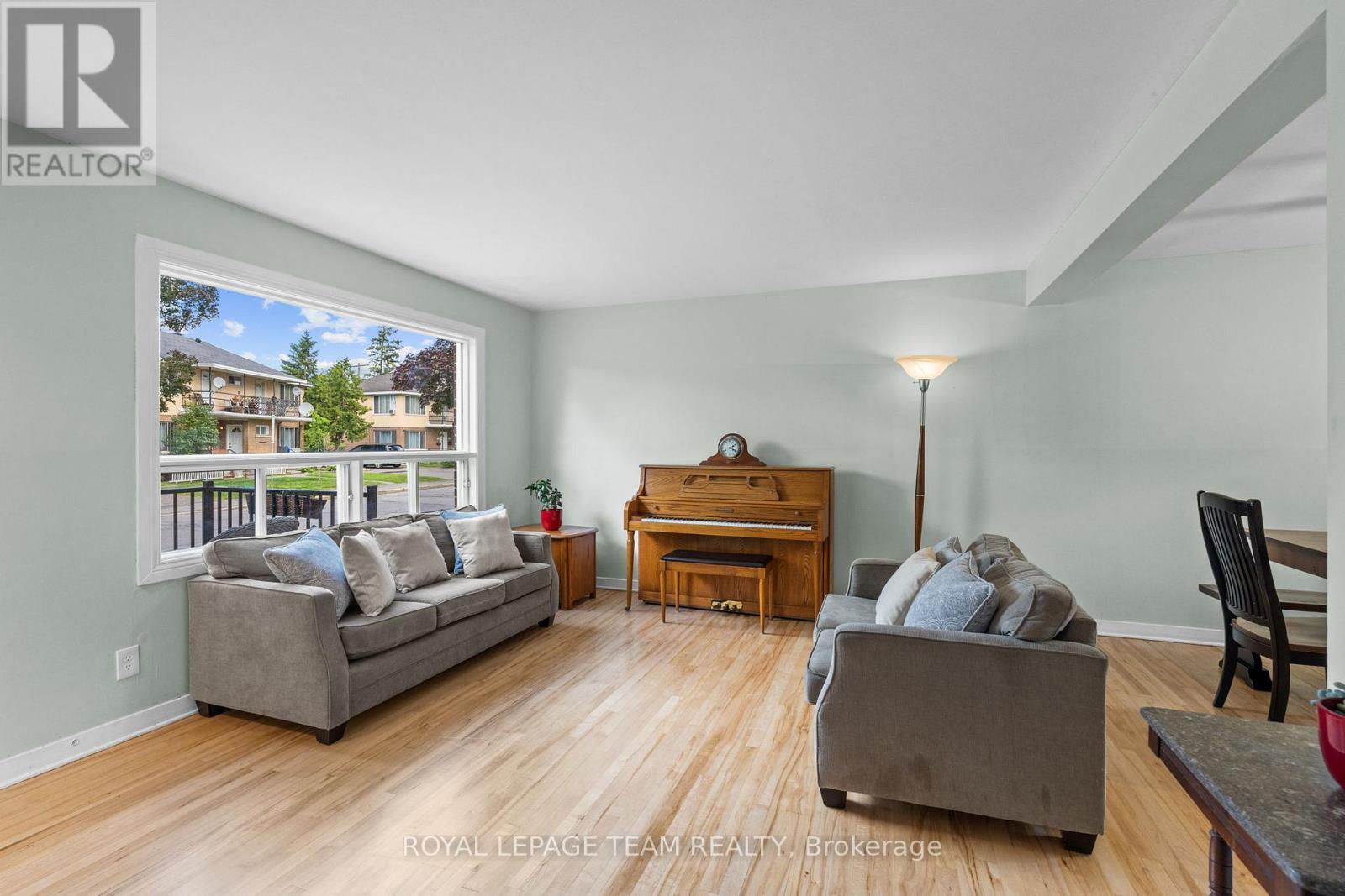 Photo 13 of 334 Queen Mary Street, Ottawa ON