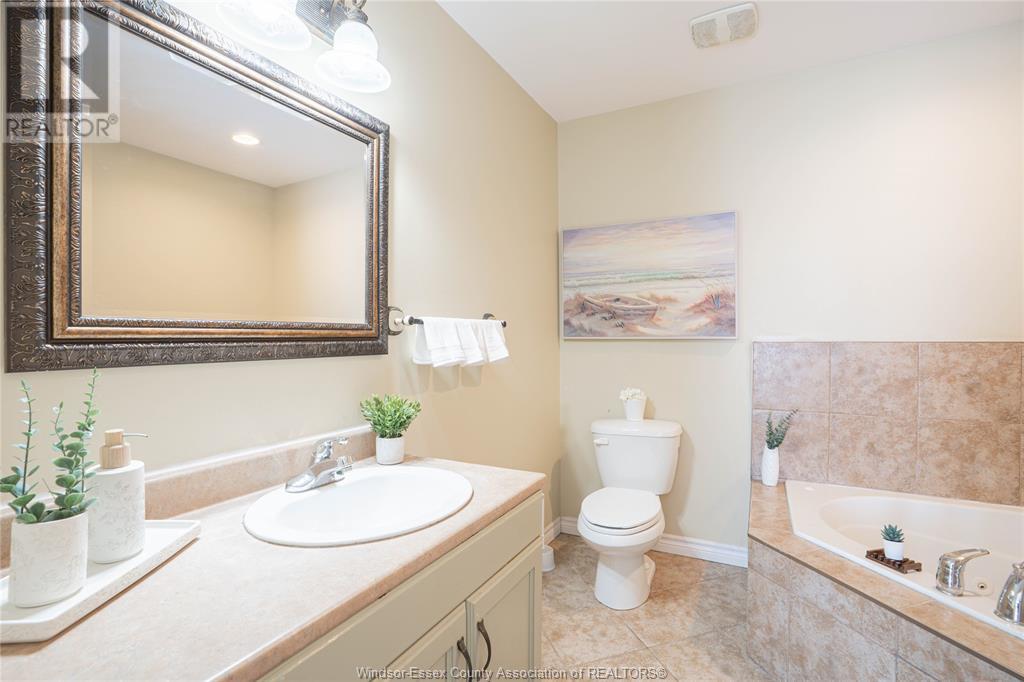 Photo 19 of 2376 Askin, Windsor ON