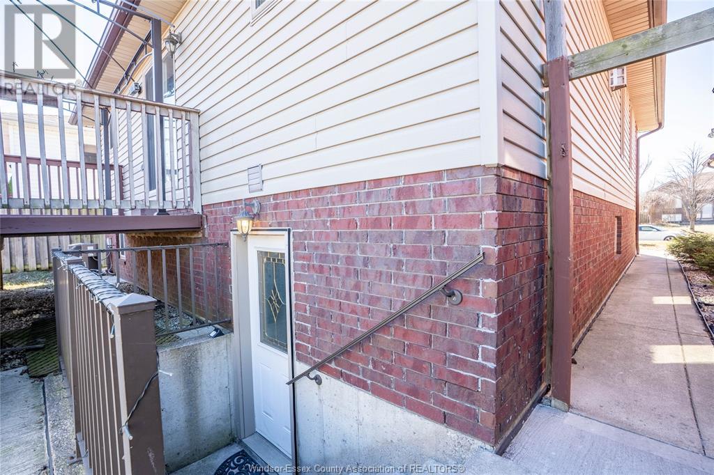 Photo 9 of 2376 Askin, Windsor ON