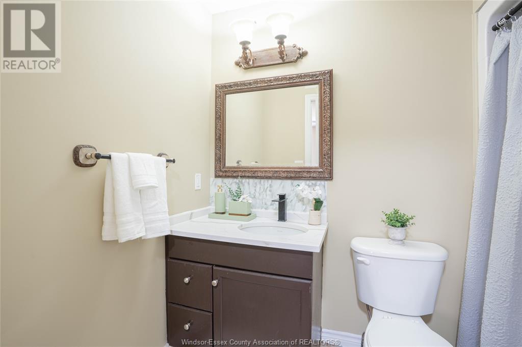 Photo 20 of 2376 Askin, Windsor ON