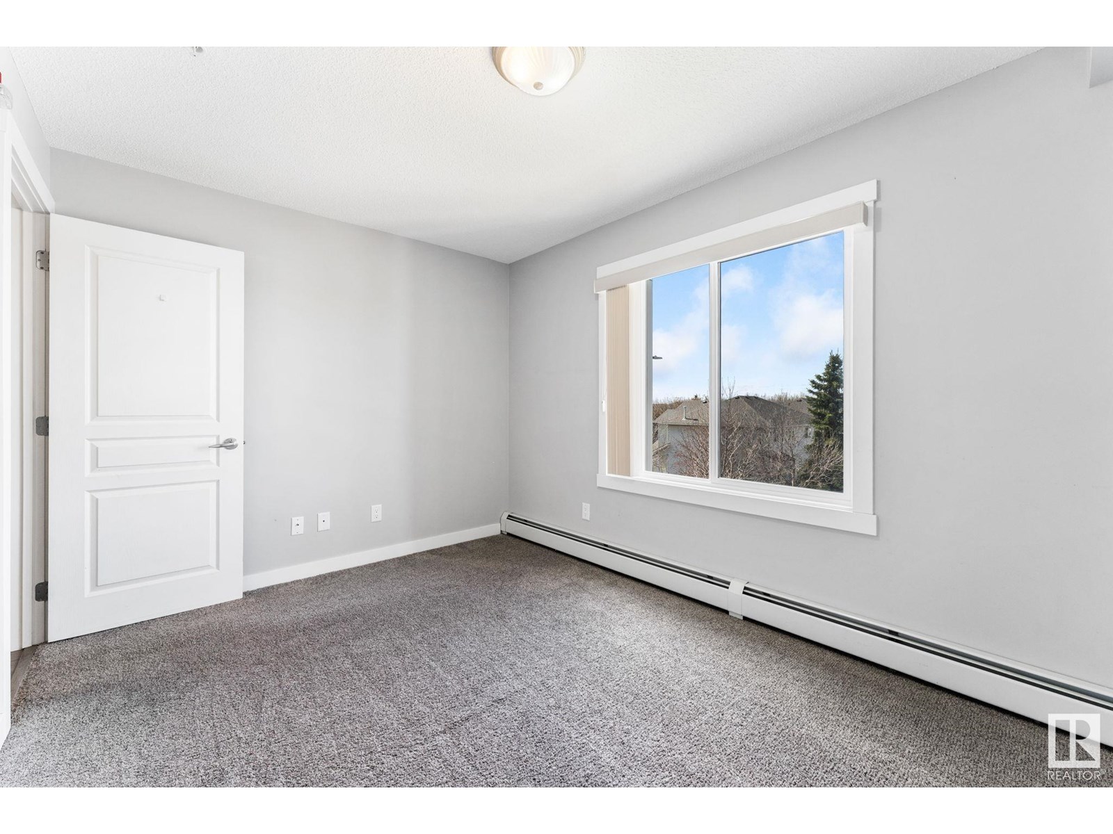 Photo 19 of 303 2229 44 Av Nw, Edmonton AB