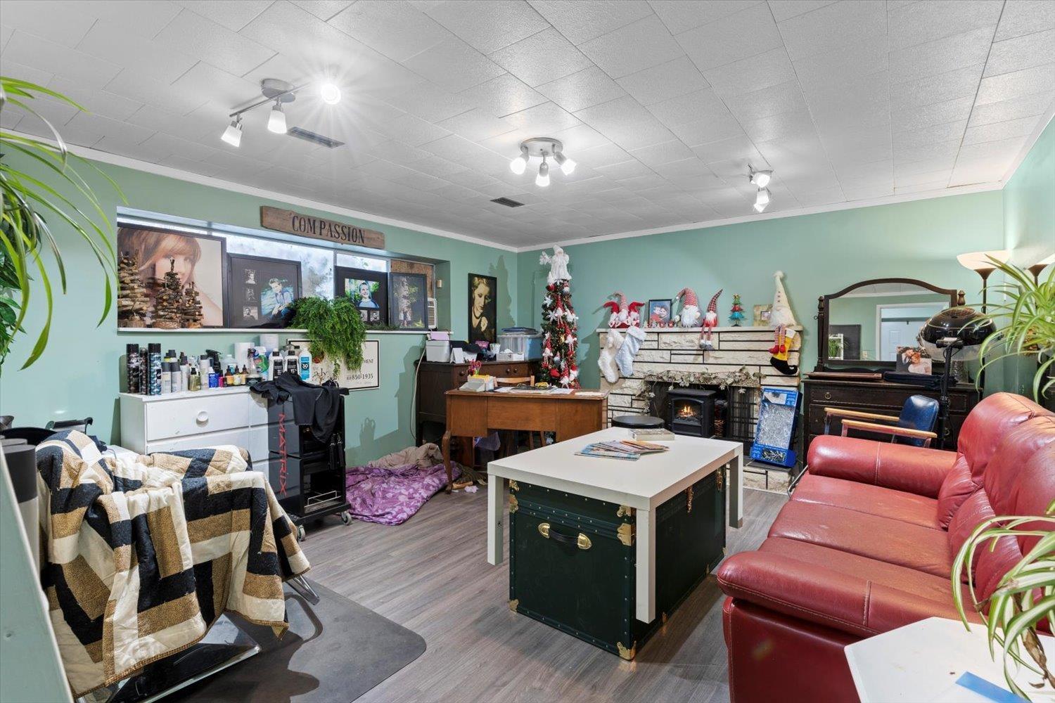 2550 CAMPBELL AVENUE, Abbotsford