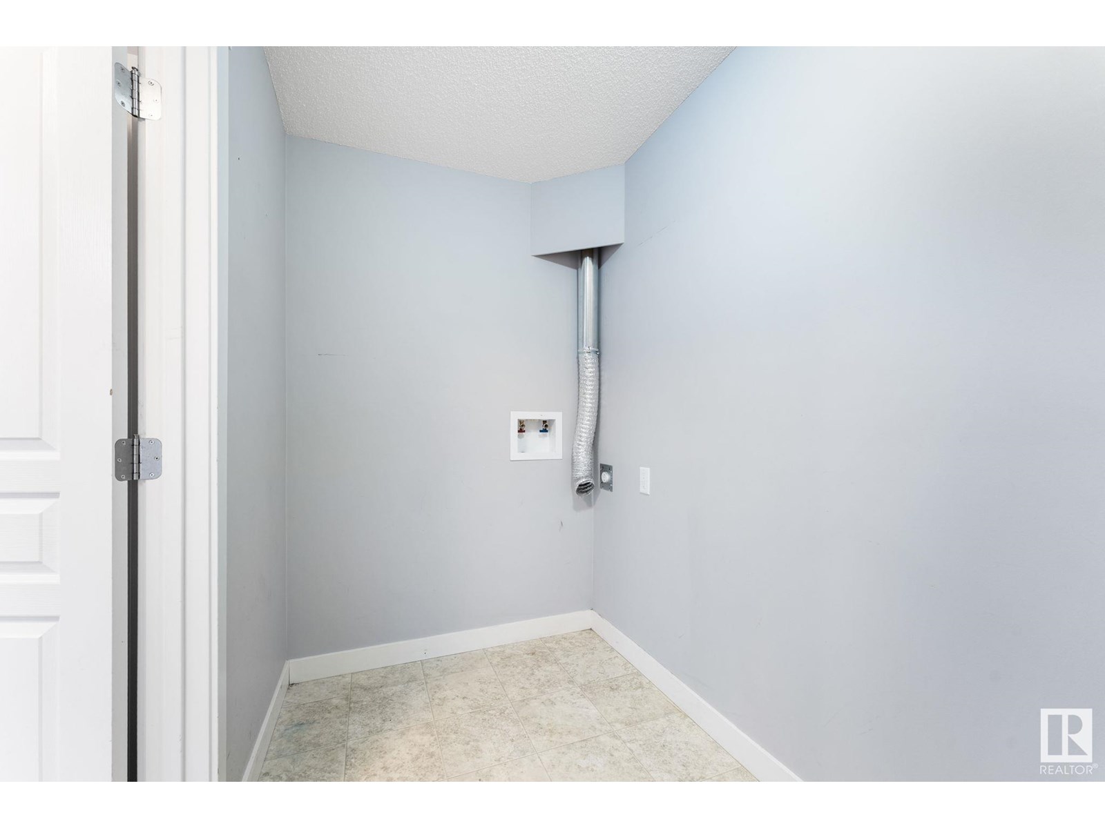 Photo 15 of 303 2229 44 Av Nw, Edmonton AB
