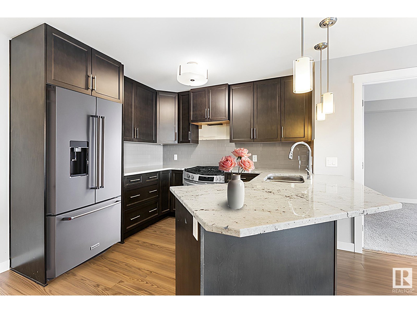 Photo 5 of 303 2229 44 Av Nw, Edmonton AB