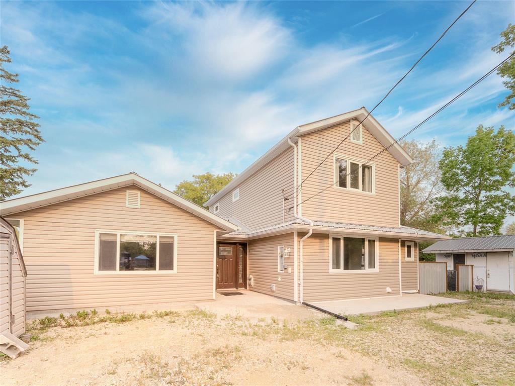 Photo 1 of 212 First Street Se, Teulon MB