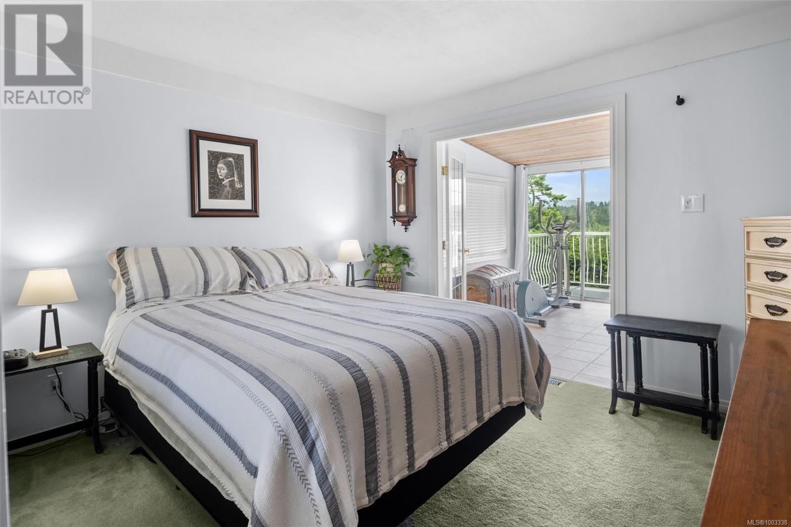 Photo 17 of 518 Broadway St, Saanich BC