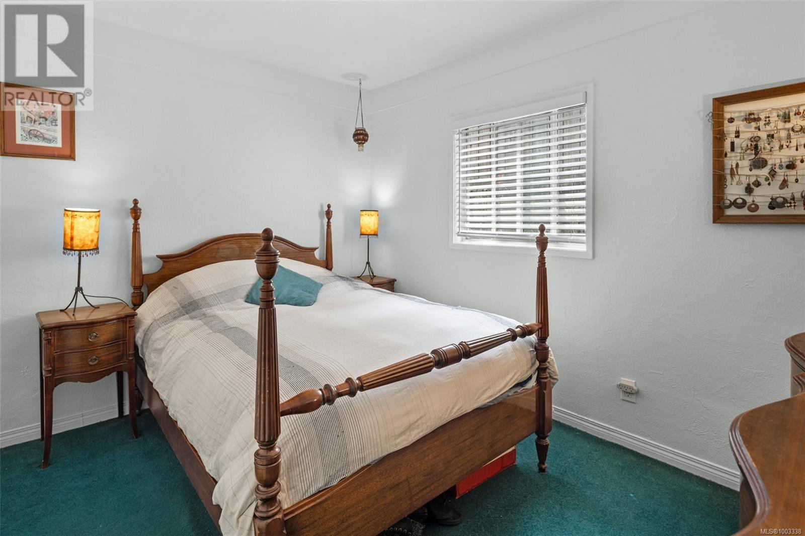 Photo 23 of 518 Broadway St, Saanich BC