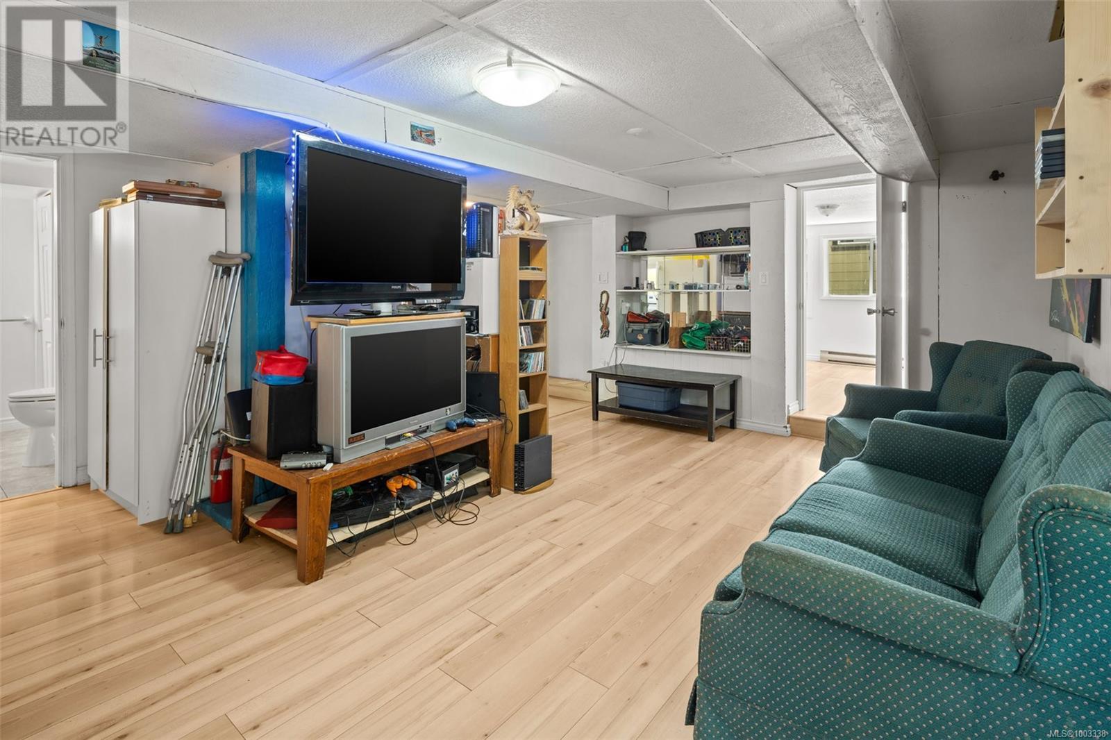 Photo 26 of 518 Broadway St, Saanich BC
