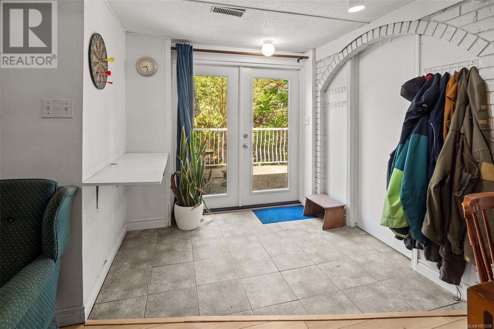 Photo 32 of 518 Broadway St, Saanich BC
