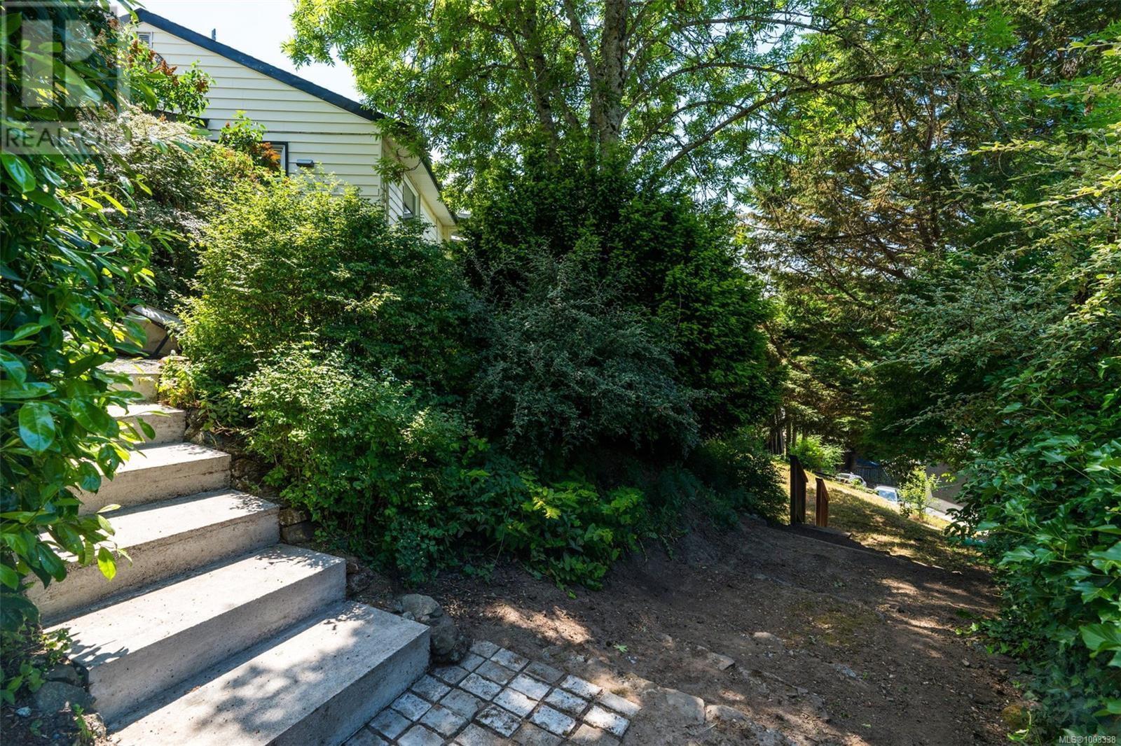 Photo 42 of 518 Broadway St, Saanich BC